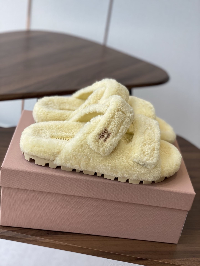 l0vis Vvtt0n slippers